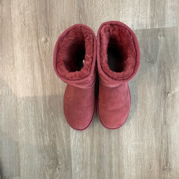 Classic short UGGS - size 7 - dark red - Picture 3 of 7